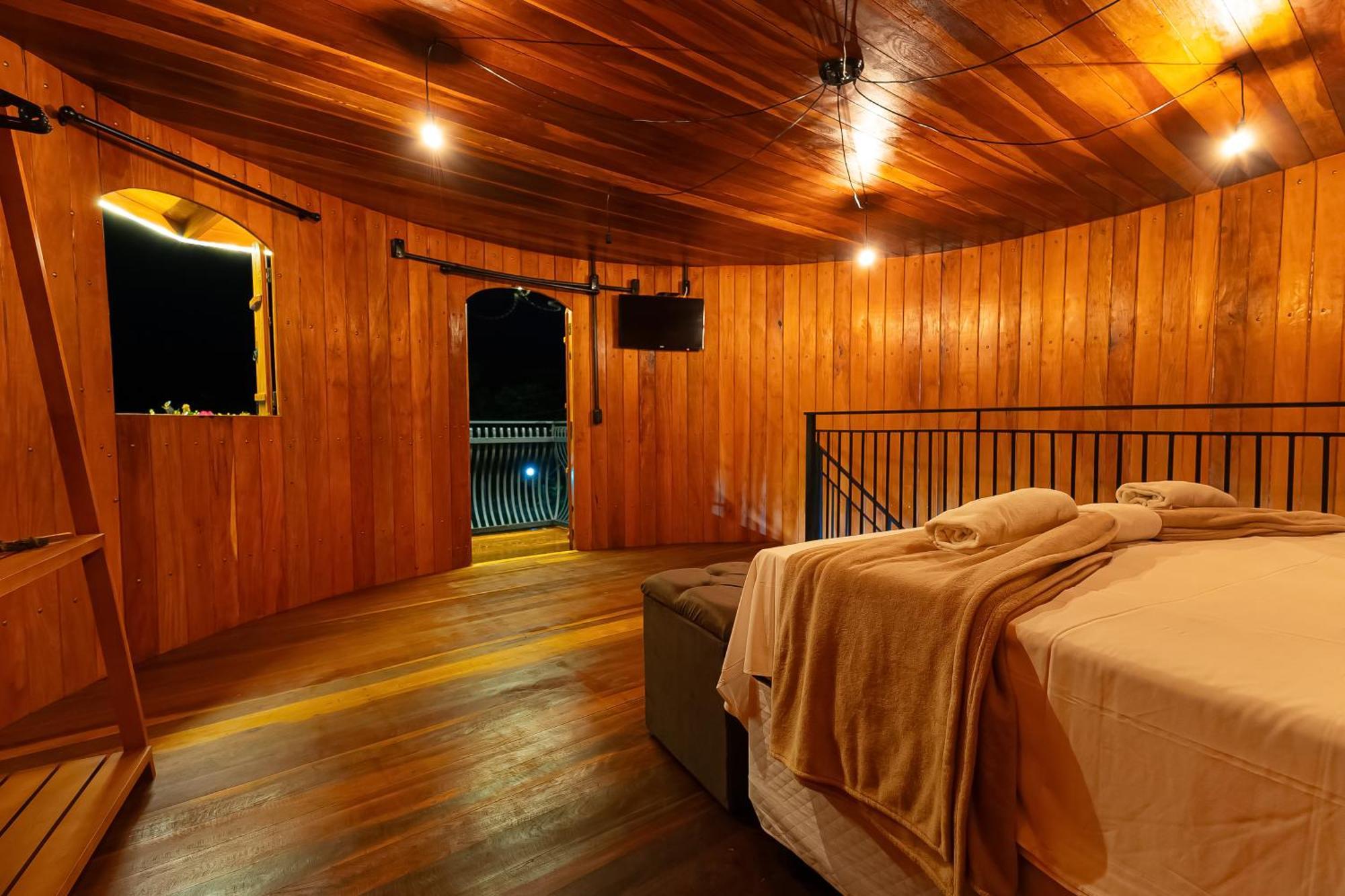 Pousada Cachoeira Paraiso Pirenópolis エクステリア 写真